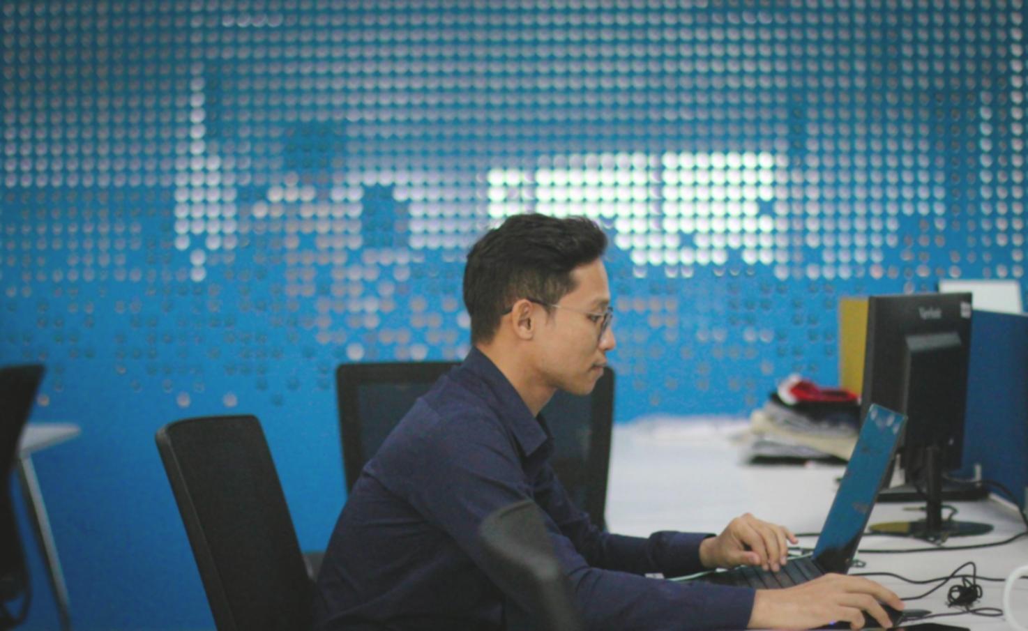 Structured cabling and rack organization for enterprise network